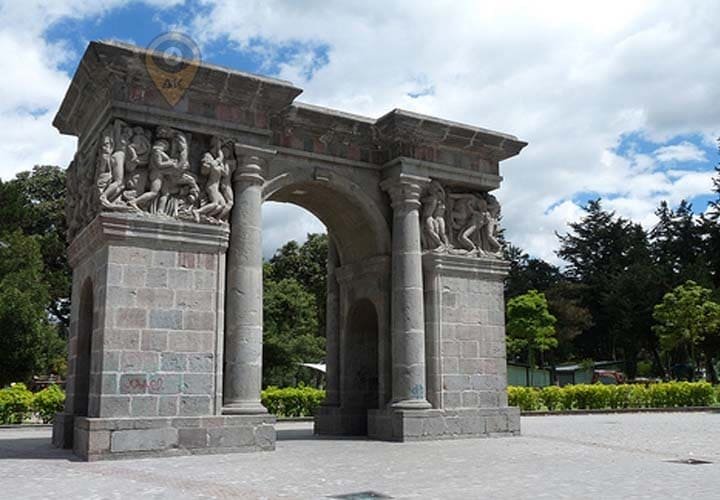 Arco de La Circasiana (Quito, Ecuador)